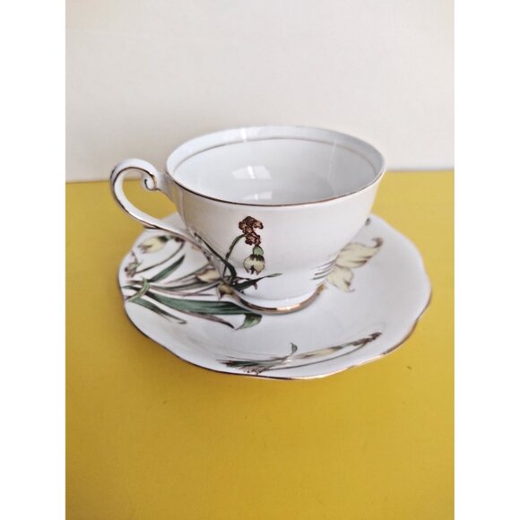 Vintage Royal Standard Teacup and Saucer Golden Gleam 1930's - Picture 4 of 11